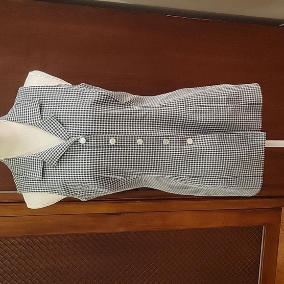 Jones New York Tops - Vintage Jones New York Black and White Sleeveless Checkered Top - size 8